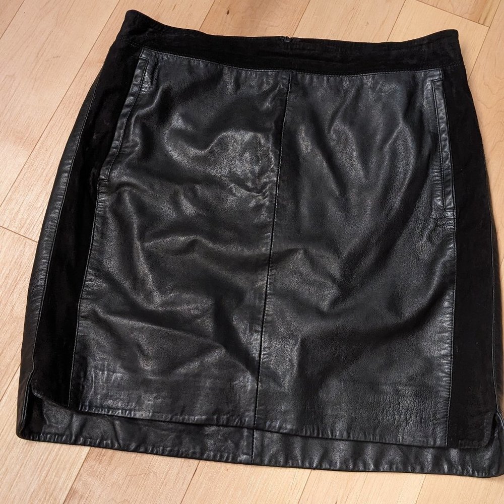 Leather mini skirt with suede trim